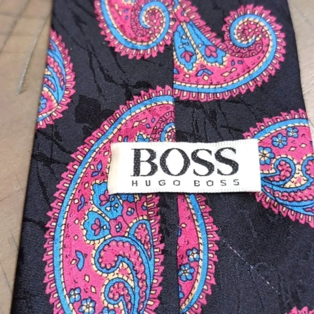 Hugo Boss Purple Paisley Classic 100% Silk Tie